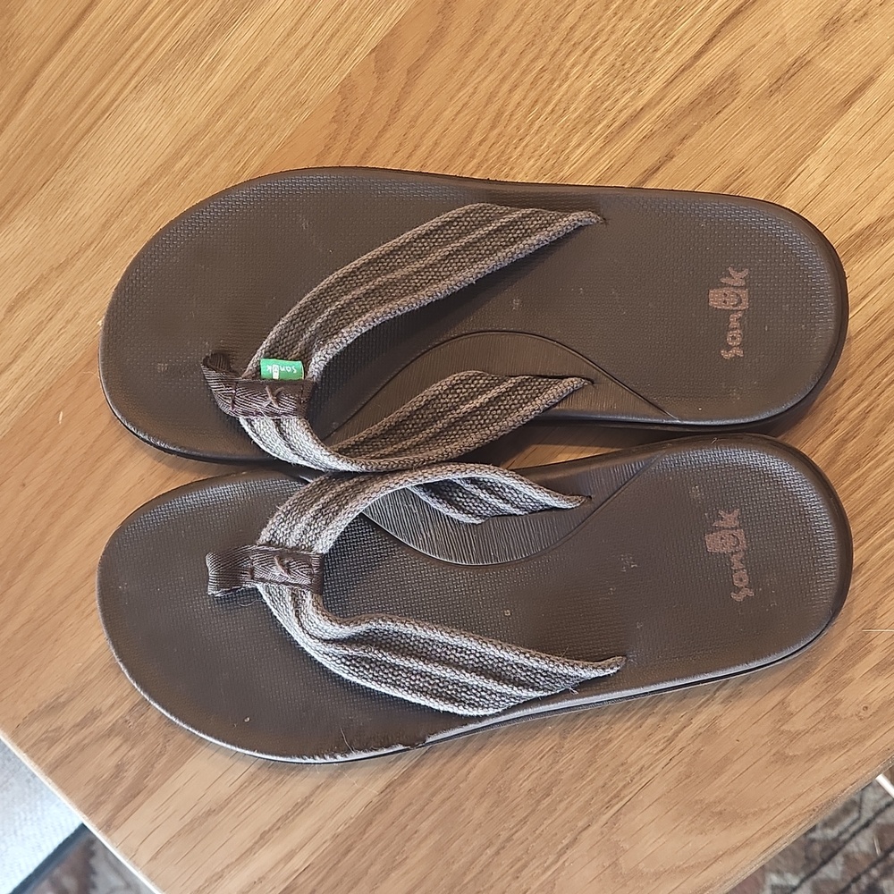 Sanuk flip flops